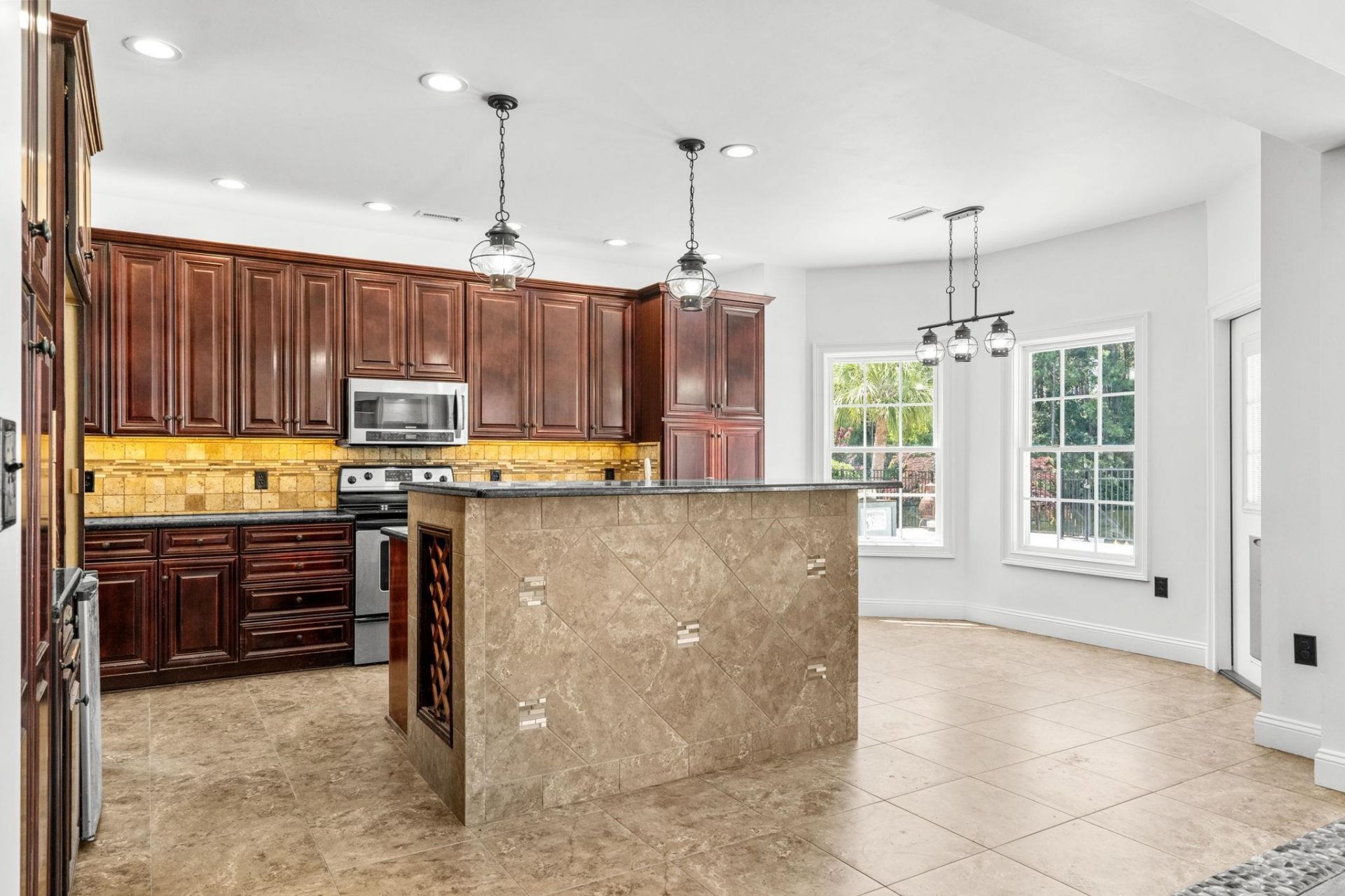 827 Oxbow Dr. Photo 17