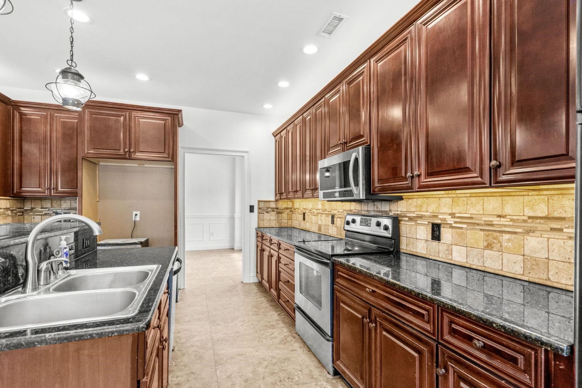 827 Oxbow Dr. Photo 19