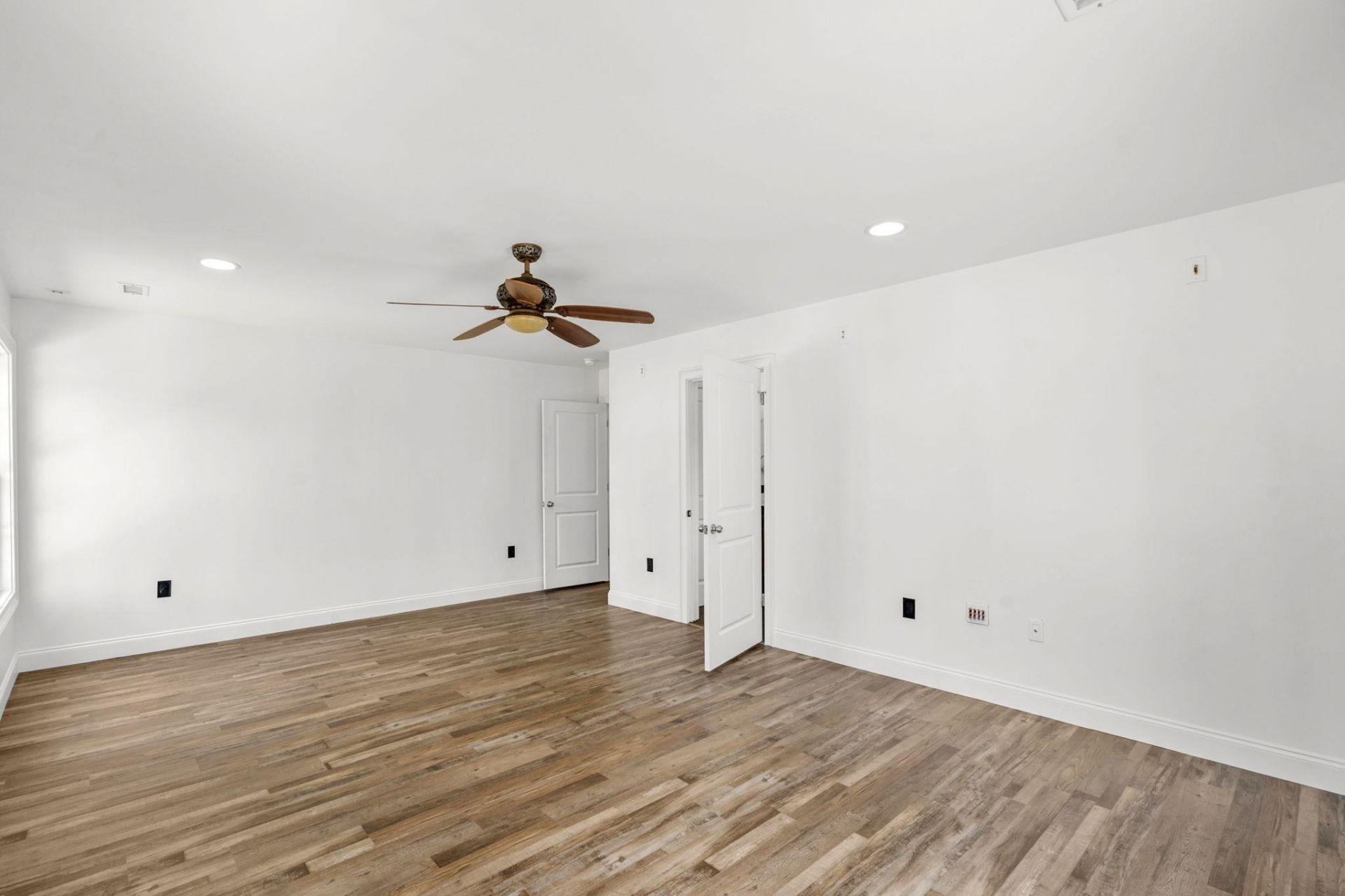 827 Oxbow Dr. Photo 27