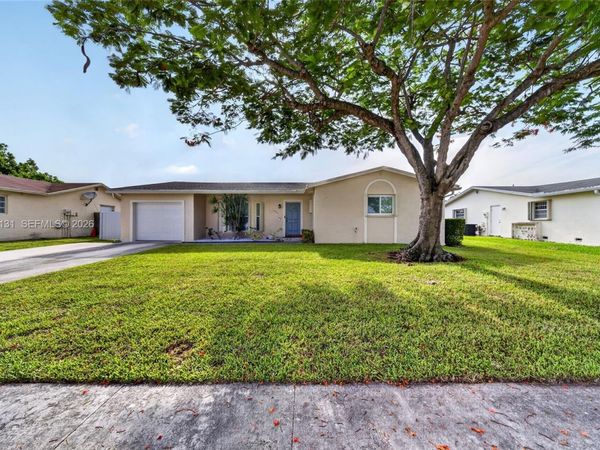 16931 SW 109th Ave , Miami, FL 33157