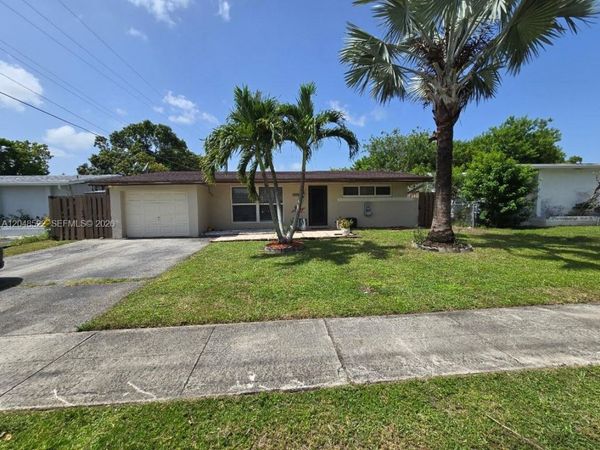 8461 NW 27th Pl , Sunrise, FL 33322