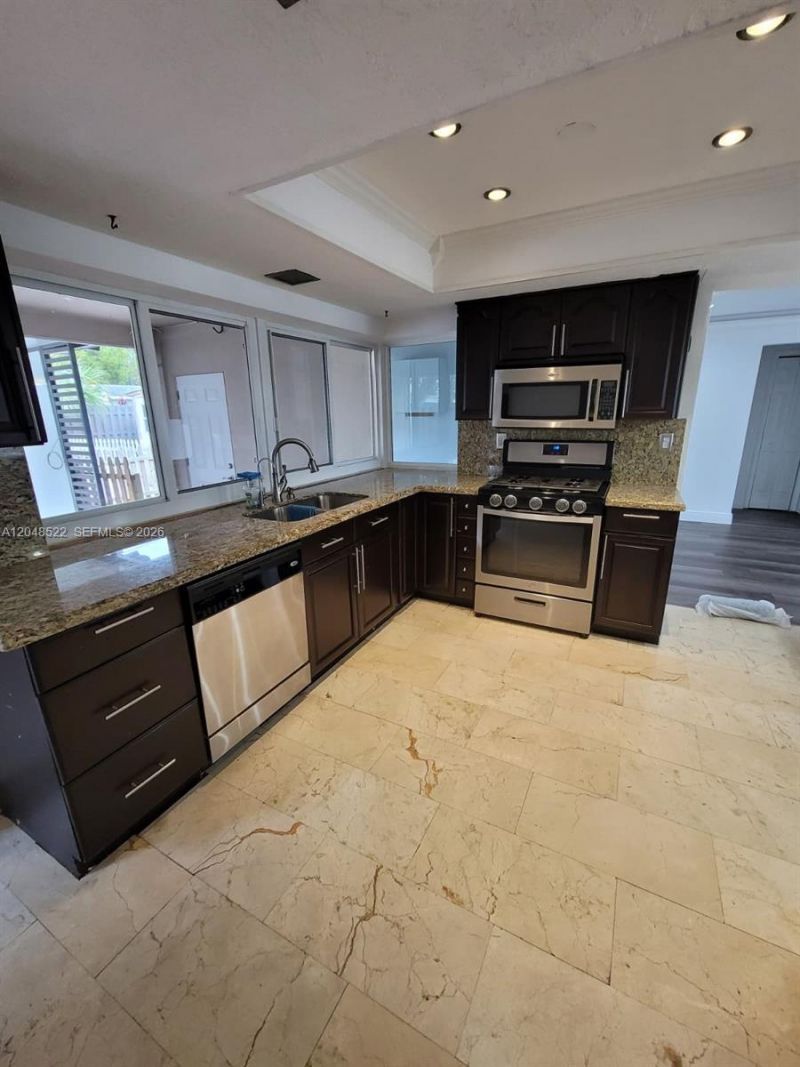 8461 NW 27th Pl , Sunrise, FL 33322 Photo
