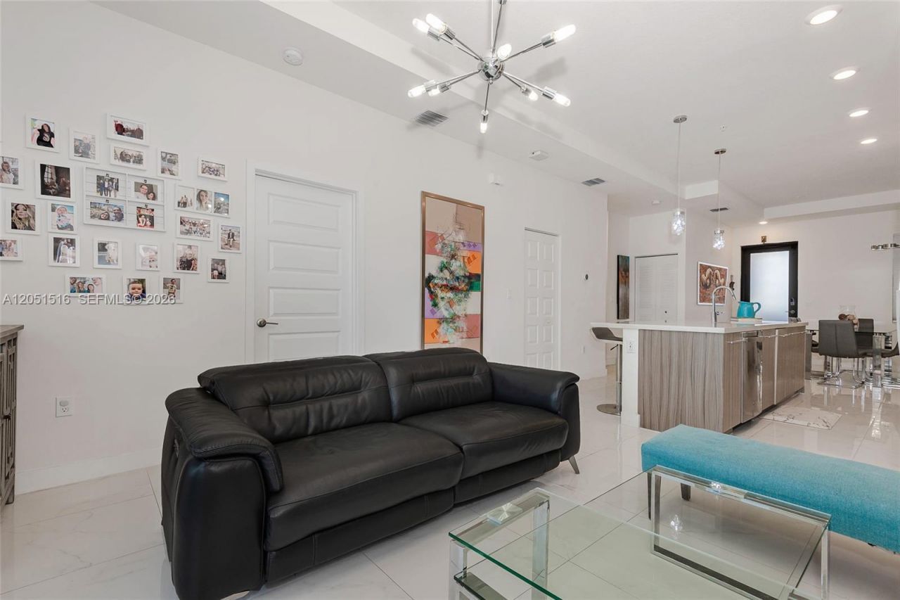 7815 NW 104th Ave , Unit 34, Doral, FL 33178 Photo