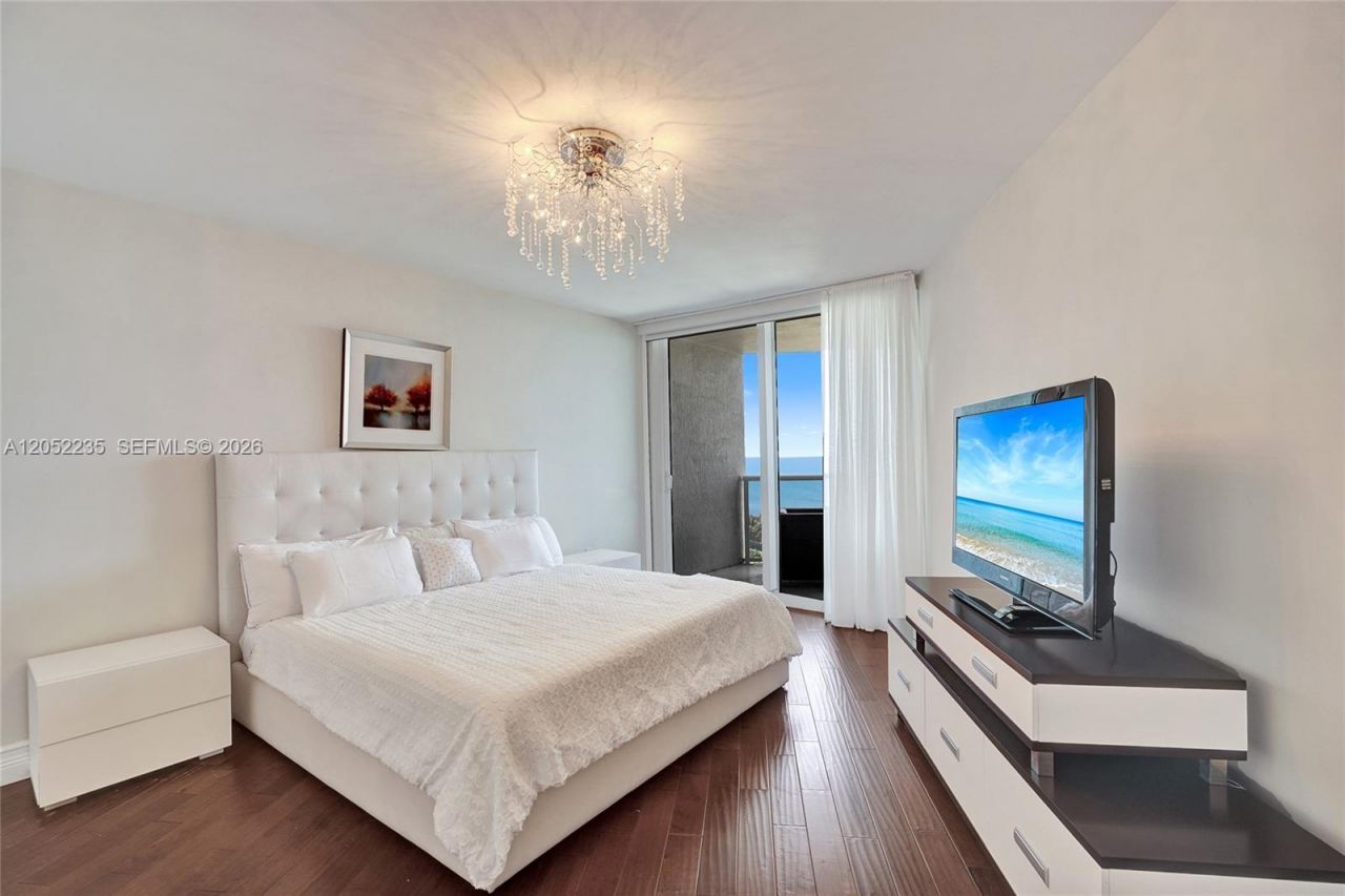 19111 Collins Ave , Unit 607, Sunny Isles Beach, FL 33160 Photo