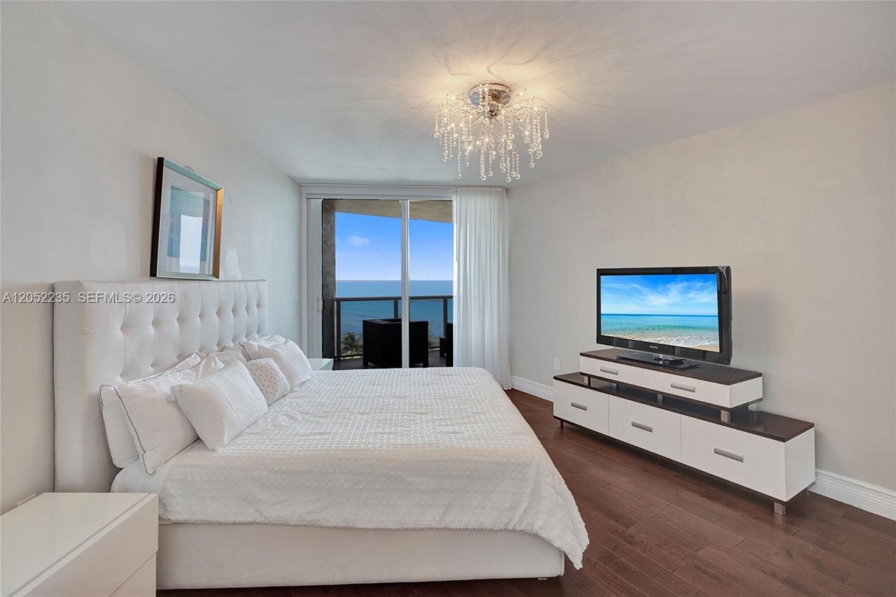19111 Collins Ave , Unit 607, Sunny Isles Beach, FL 33160 Photo
