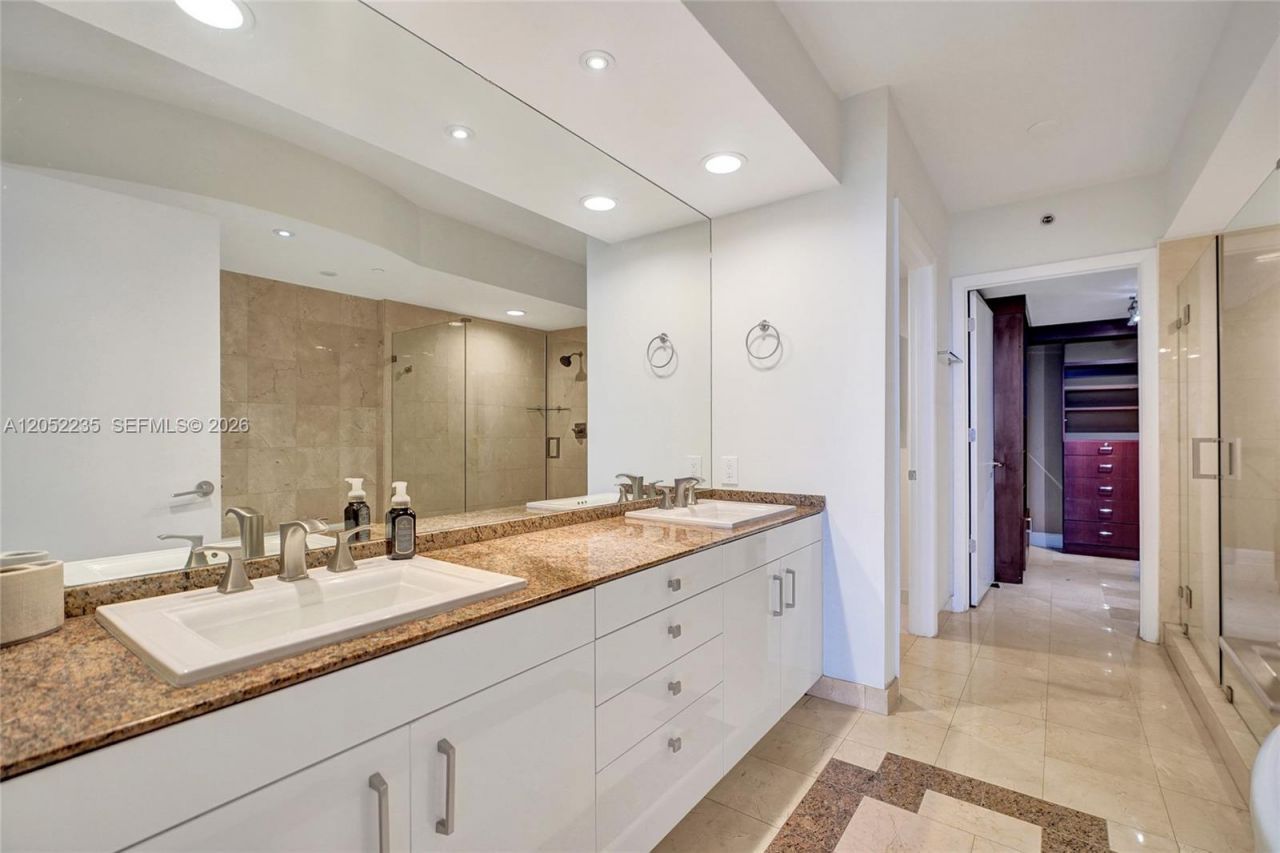 19111 Collins Ave , Unit 607, Sunny Isles Beach, FL 33160 Photo
