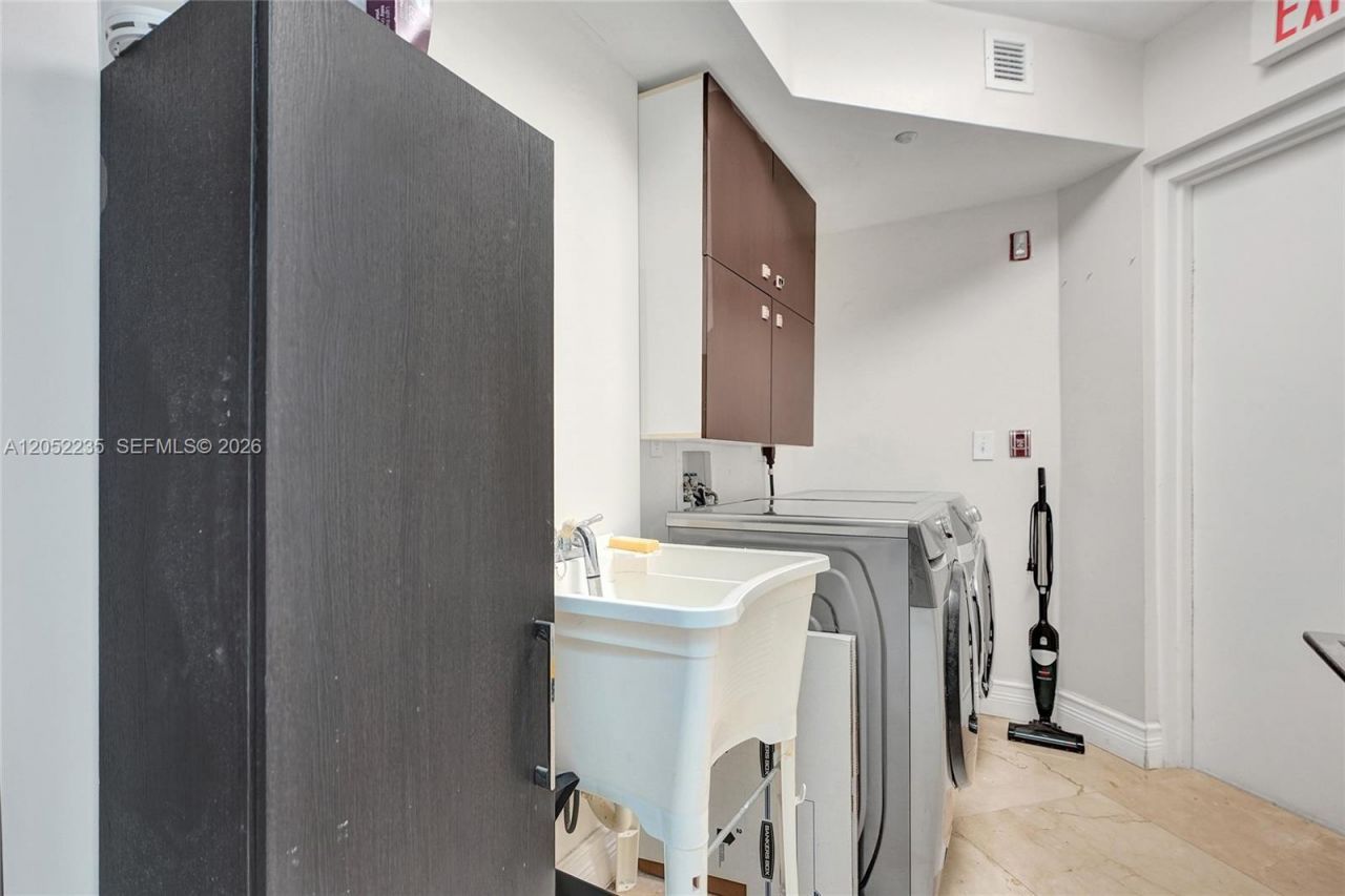 19111 Collins Ave , Unit 607, Sunny Isles Beach, FL 33160 Photo