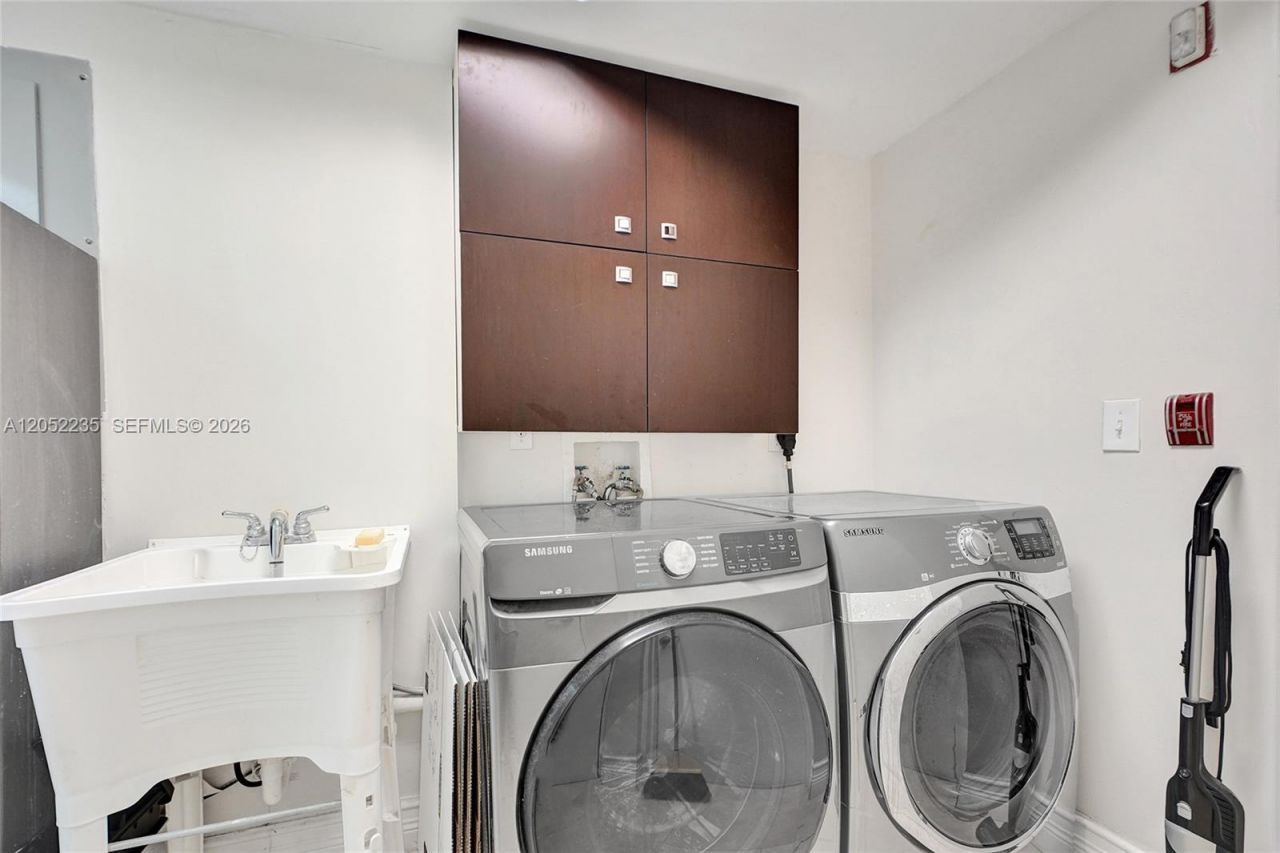 19111 Collins Ave , Unit 607, Sunny Isles Beach, FL 33160 Photo