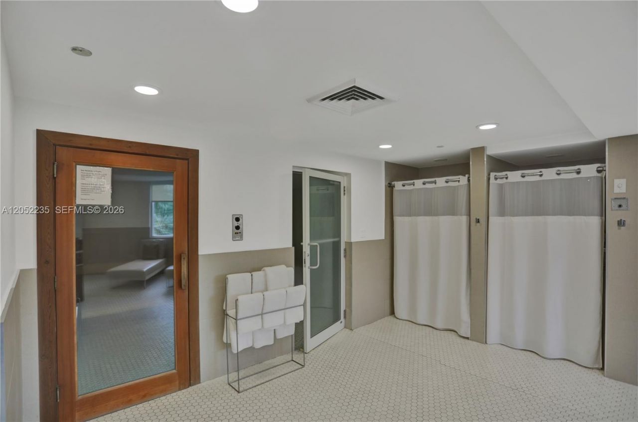 19111 Collins Ave , Unit 607, Sunny Isles Beach, FL 33160 Photo