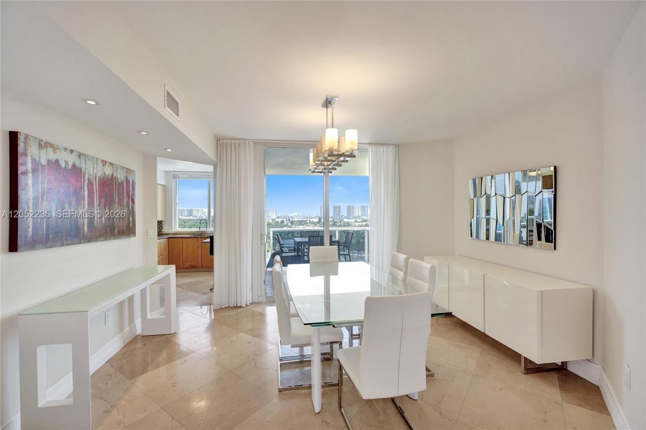 19111 Collins Ave , Unit 607, Sunny Isles Beach, FL 33160 Photo