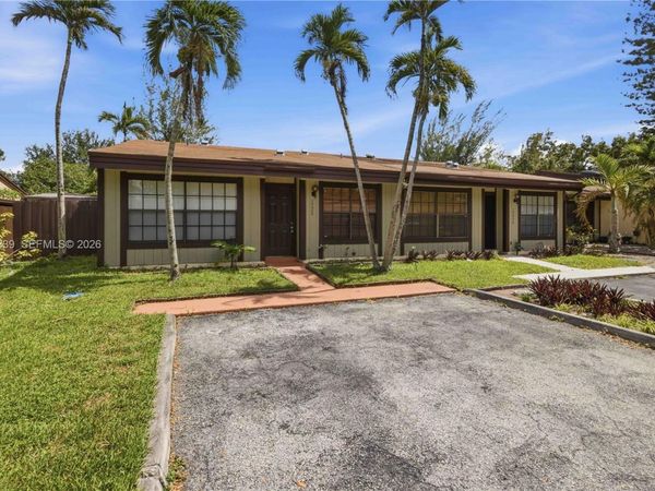 10680 Cherry Ave , Pembroke Pines, FL 33026