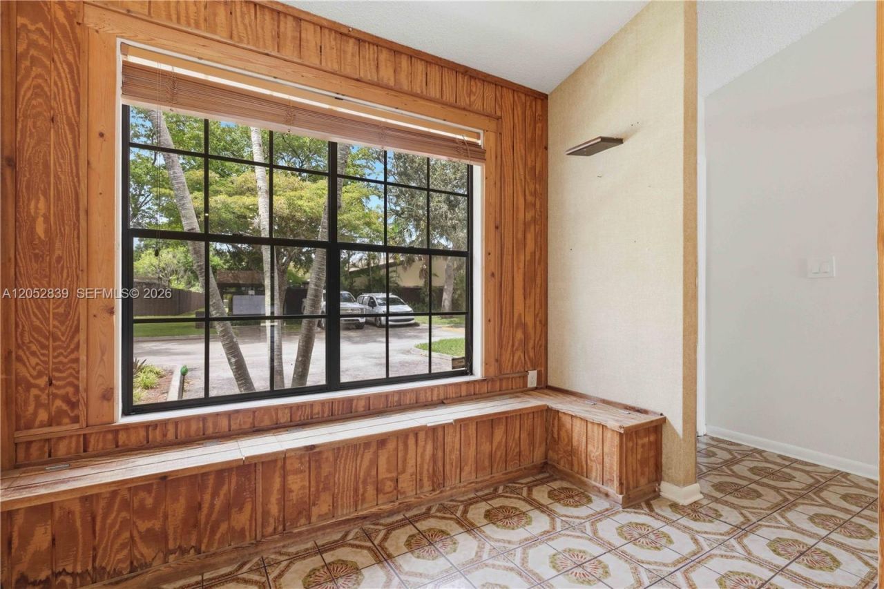 10680 Cherry Ave , Pembroke Pines, FL 33026 Photo
