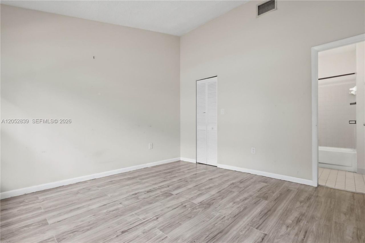 10680 Cherry Ave , Pembroke Pines, FL 33026 Photo