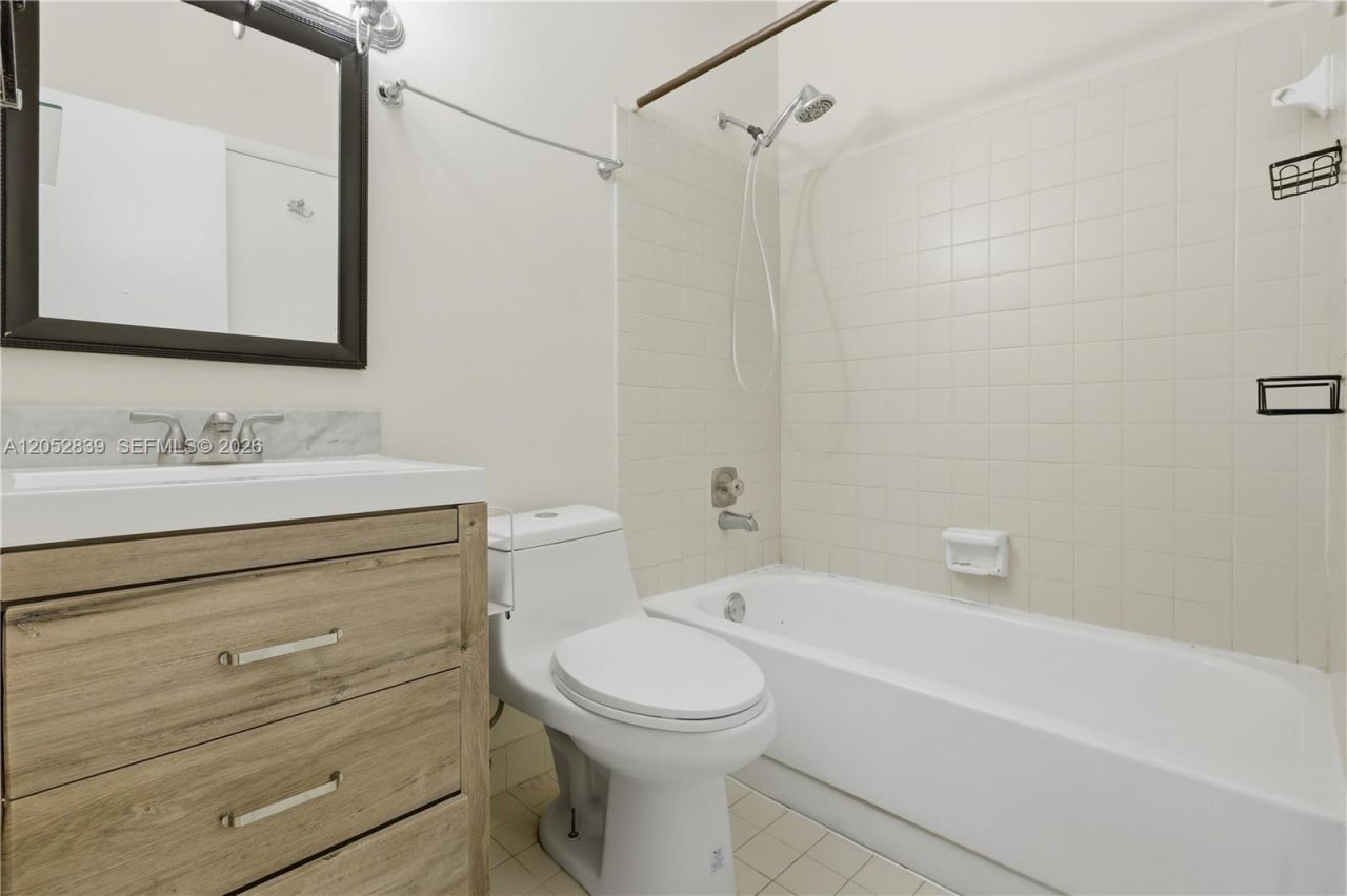 10680 Cherry Ave , Pembroke Pines, FL 33026 Photo