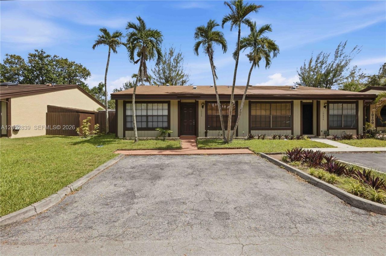 10680 Cherry Ave , Pembroke Pines, FL 33026 Photo