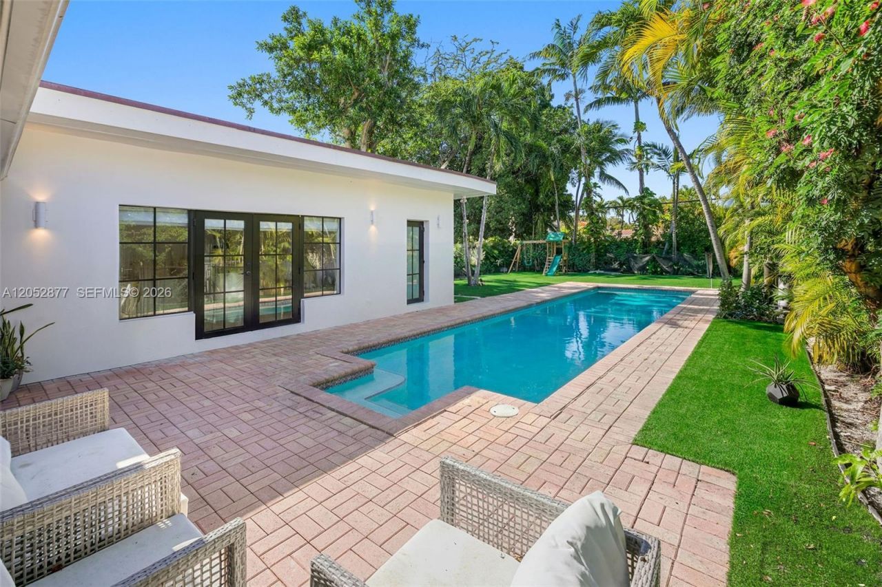3144 Royal Palm Ave, Miami Beach, FL 33140 Photo