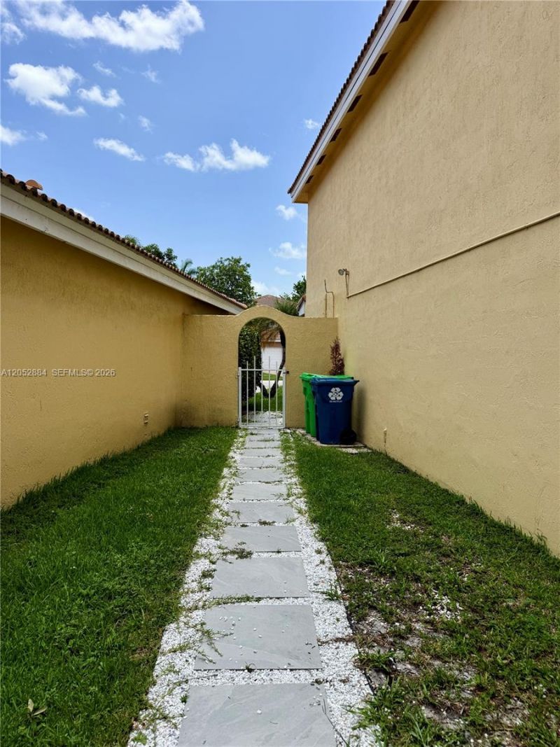 9411 NW 55th St, Sunrise, FL 33351 Photo
