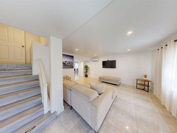 1904 SW 28th St, Fort Lauderdale, FL 33315
