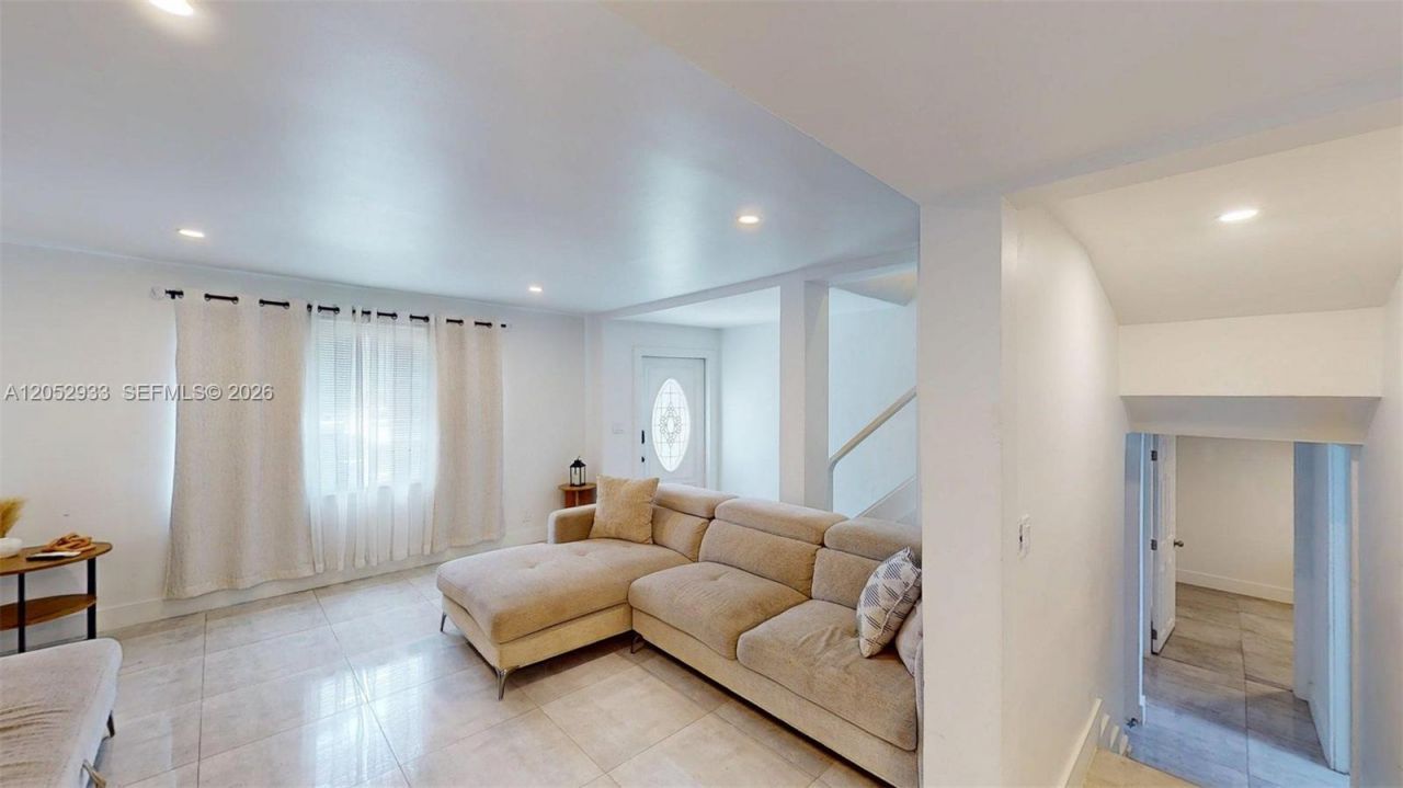 1904 SW 28th St, Fort Lauderdale, FL 33315 Photo