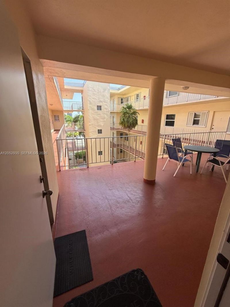 1747 Rodman St, Unit 305, Hollywood, FL 33020 Photo