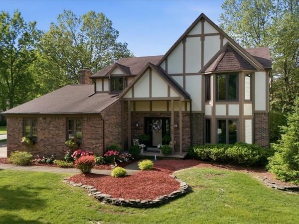 34 Birdsong Circle , East Amherst, NY 14051