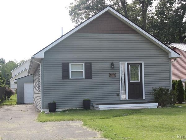 5735 Lake Grove Drive, White Lake Twp, MI 48383