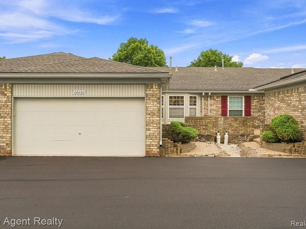 48659 Sundance Court, Shelby Twp, MI 48315