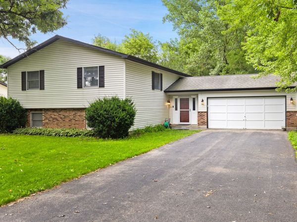 9513 Ballard Road, Crystal Lake, IL 60014