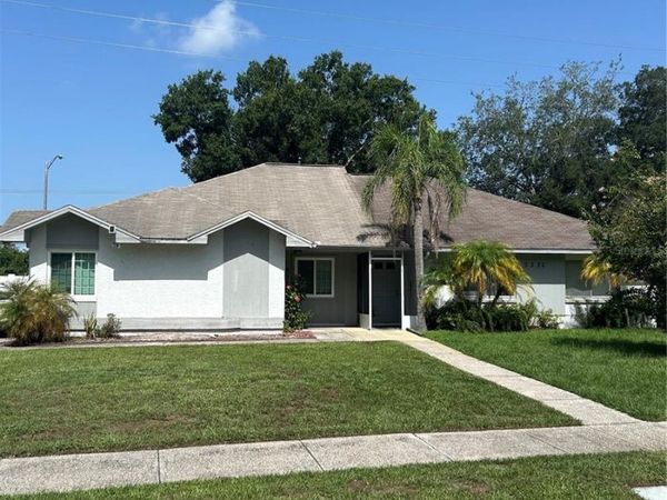 3330 LAUREL DALE DRIVE , TAMPA, FL 33618