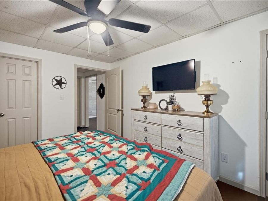 Property Image 100