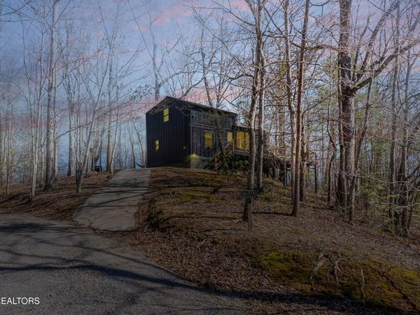 2760 Hawks View Tr, Pigeon Forge, TN 37876