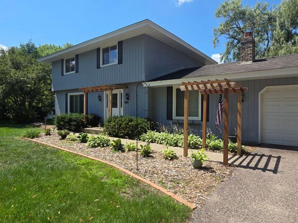 2755 Olive Lane N, Plymouth, MN 55447