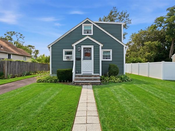 235 N 7th Street, Lindenhurst, NY 11757