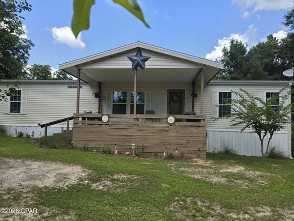 1744 Highway 90 , Chipley, FL 32428