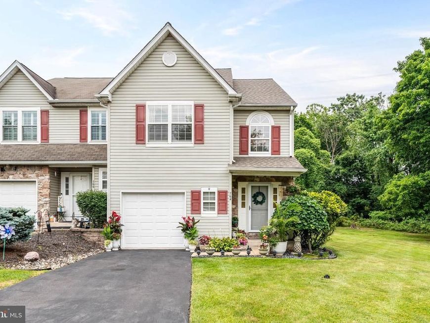 764 Edden Court, Southampton, PA 18966 Main Photo