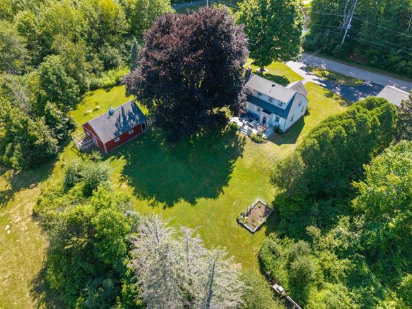 10 Old Amesbury Road, Kensington, NH 03833