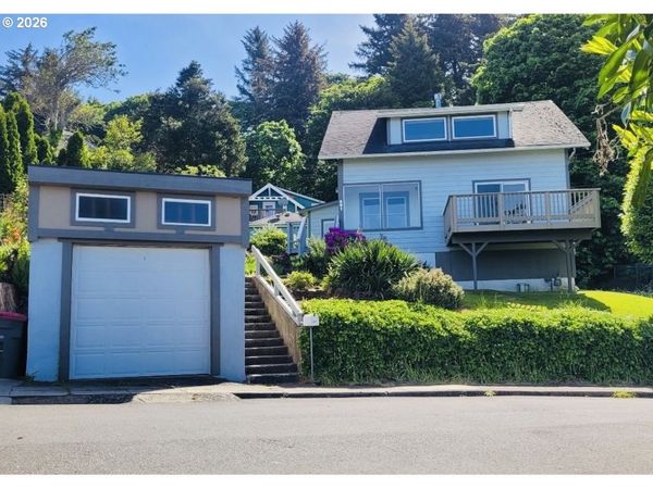 561 RIVINGTON ST, Astoria, OR 97103