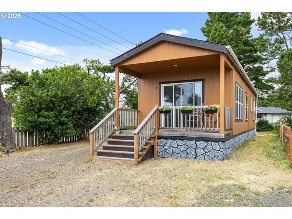 1699 27TH ST, Unit 17, Florence, OR 97439
