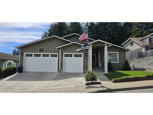917.5 7TH ST, Brookings, OR 97415
