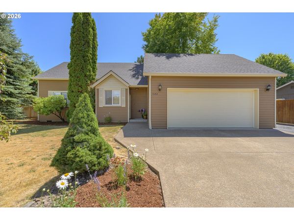 1642 SW TAMARACK ST, McMinnville, OR 97128