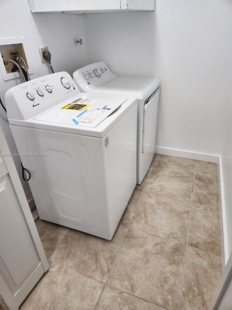 6524 NW 188th Ln , Hialeah, FL 33015 Photo