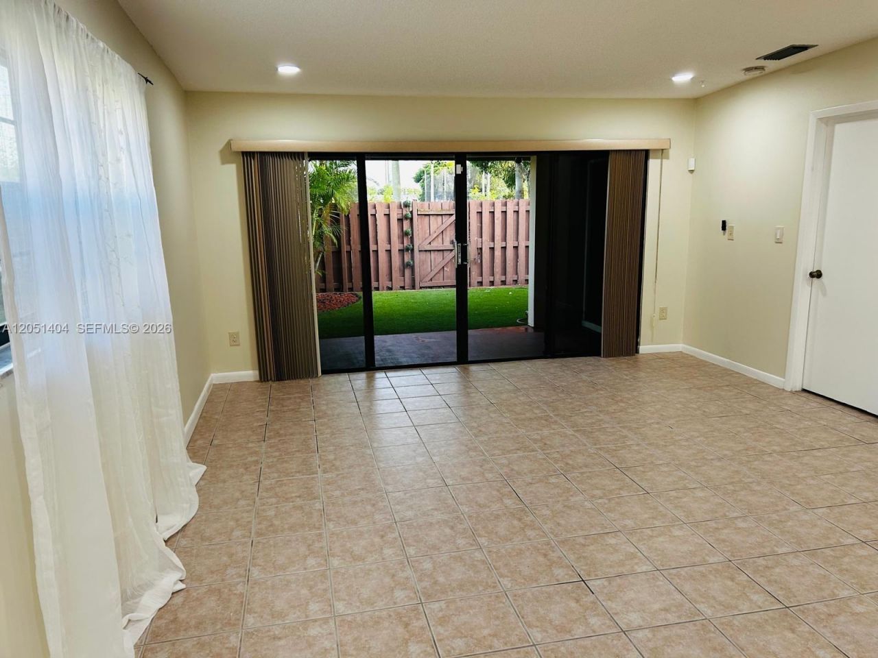 6524 NW 188th Ln , Hialeah, FL 33015 Photo