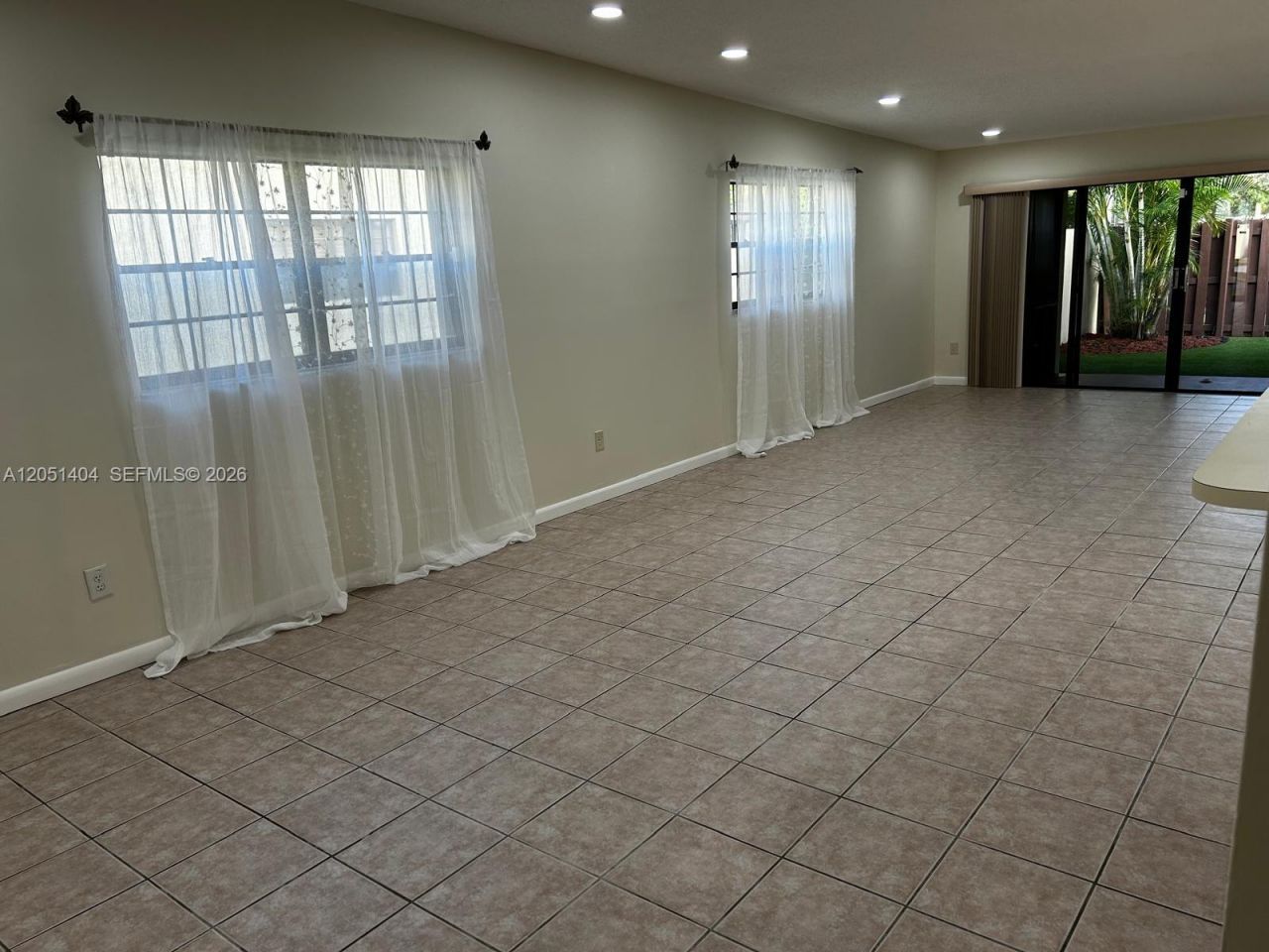 6524 NW 188th Ln , Hialeah, FL 33015 Photo