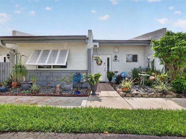 2377 N 37th Ave , Hollywood, FL 33021