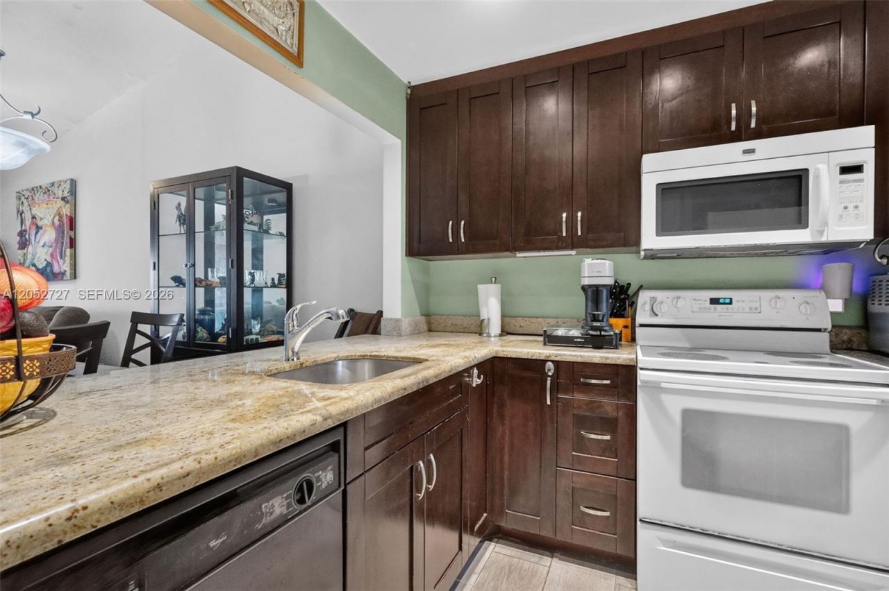 2377 N 37th Ave , Hollywood, FL 33021 Photo