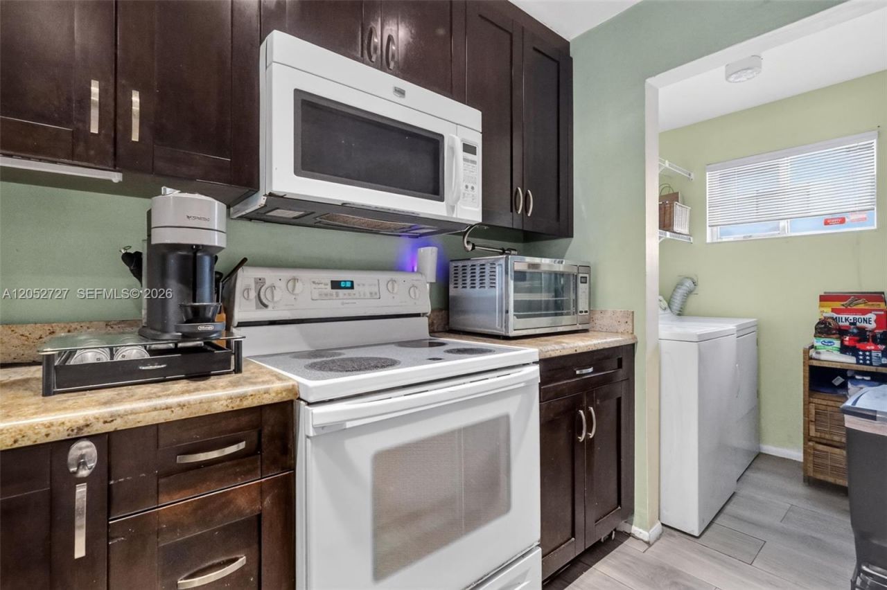 2377 N 37th Ave , Hollywood, FL 33021 Photo