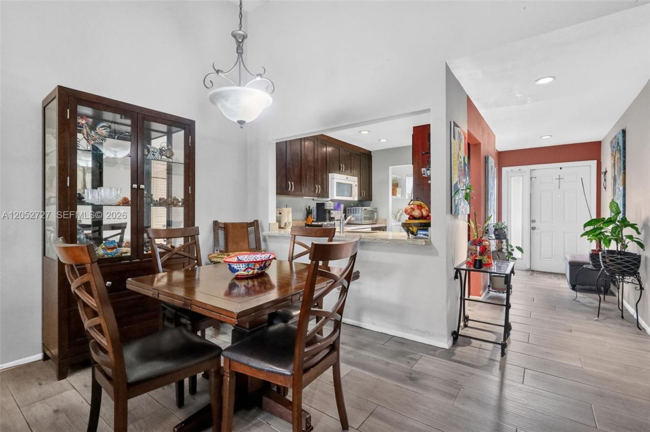 2377 N 37th Ave , Hollywood, FL 33021 Photo