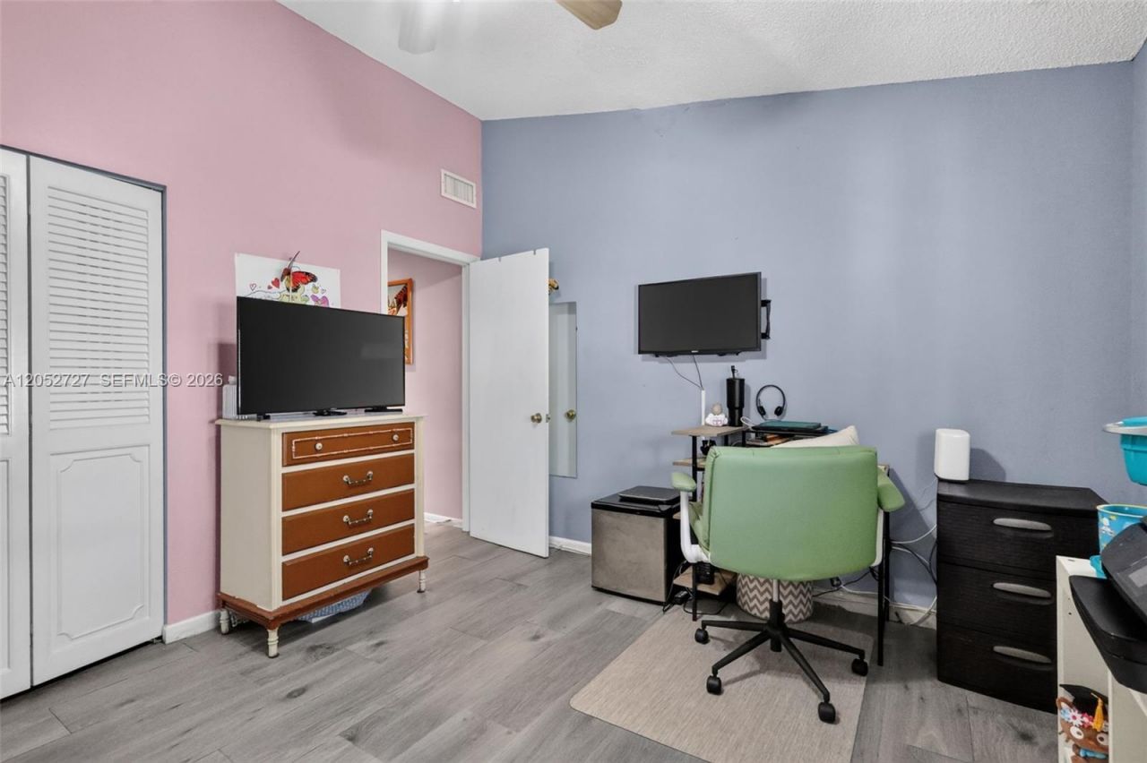 2377 N 37th Ave , Hollywood, FL 33021 Photo