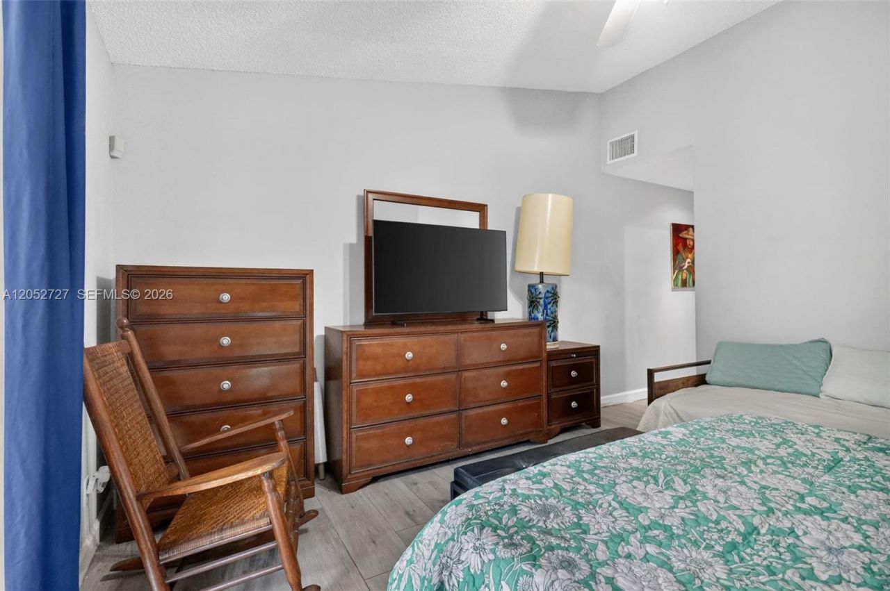 2377 N 37th Ave , Hollywood, FL 33021 Photo