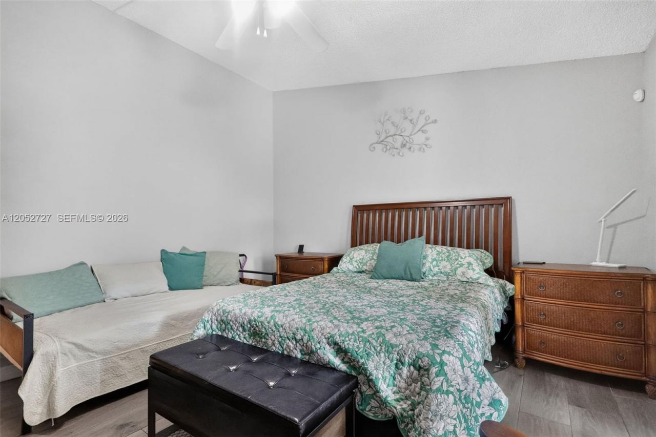 2377 N 37th Ave , Hollywood, FL 33021 Photo